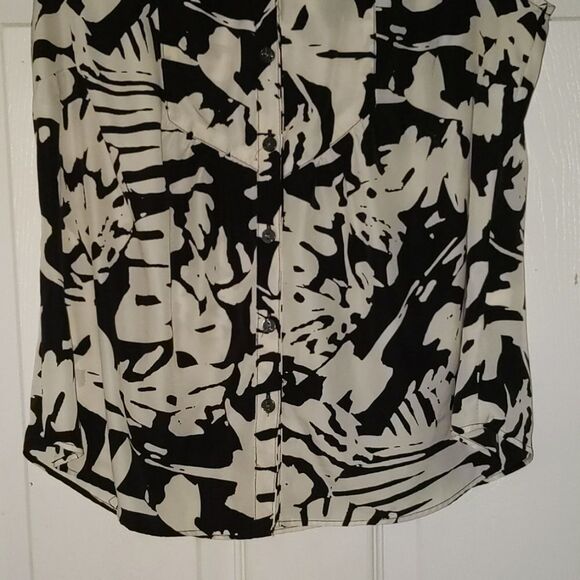 Croft & Barrow printed button down  top Sz M - Picture 2 of 5